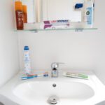 Casita oliva banos CAMPING ORANGERAIE