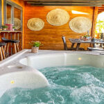 villa gold jacuzzi